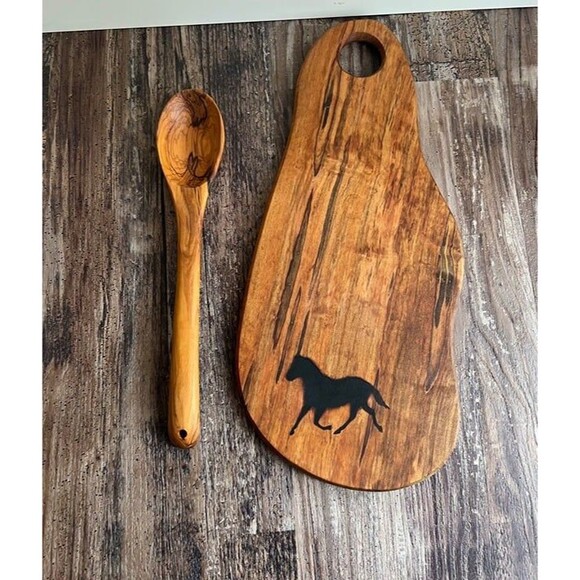 Rustic Horse Theme Olive Wood Charcuterie Board Set, Handmade Cutting Board Set - Picture 5 of 5